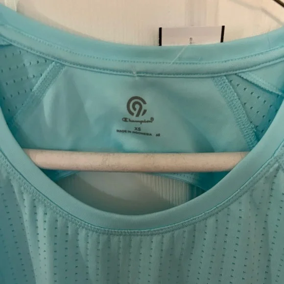 Champion blue running shirt with keyhole back - Picture 2 of 3